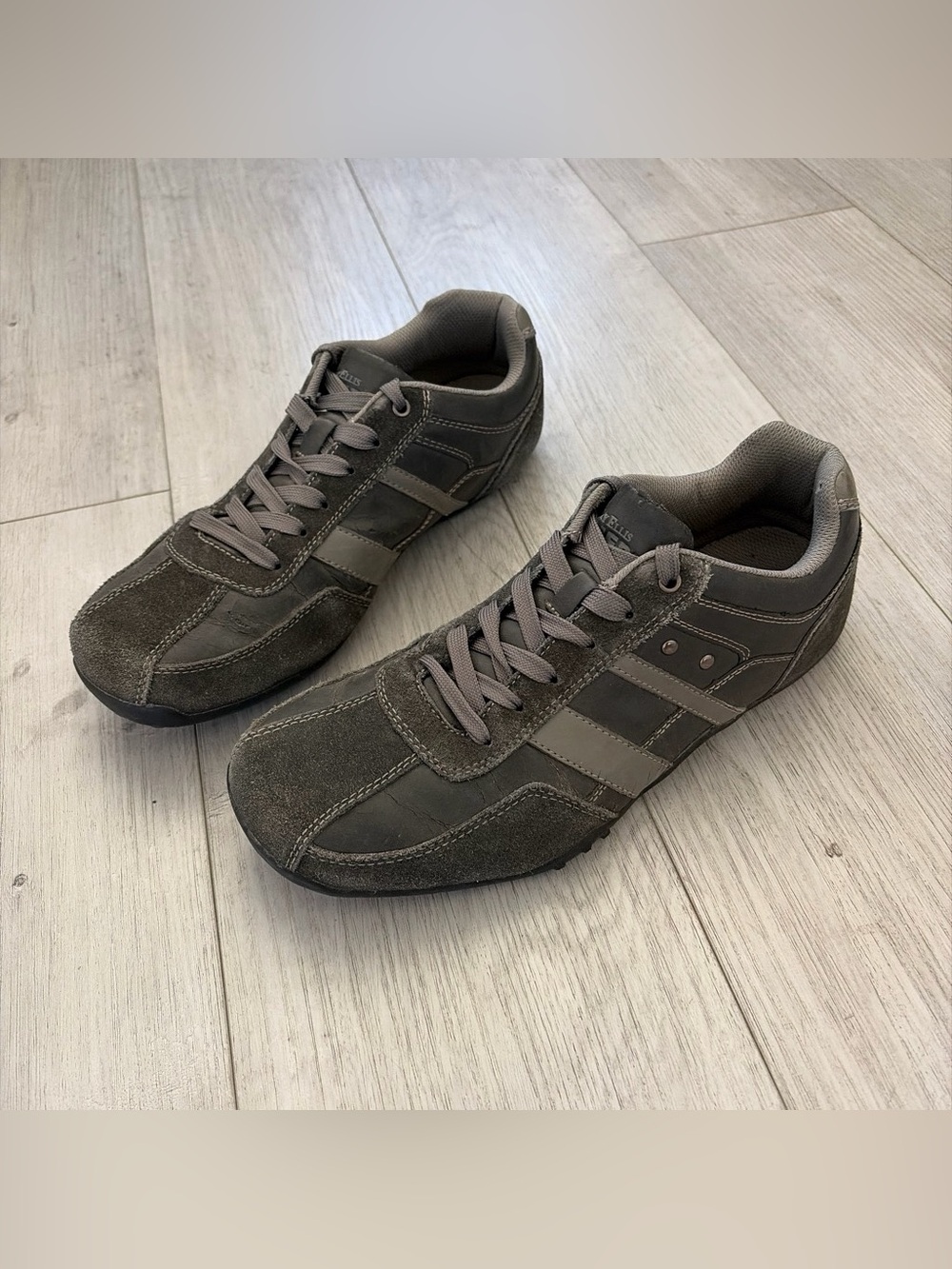 Perry Ellis Portfolio Grey Suede Sneakers